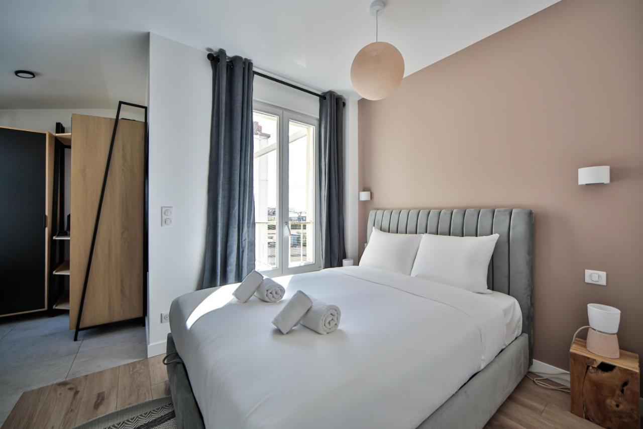 Arc De Triomphe/Palais Des Congres/Amazing View Apartment Paris Bagian luar foto